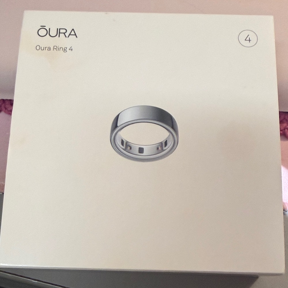 Oura Ring 4 Silver Smart Ring NEW in SEALED Box Size 4
